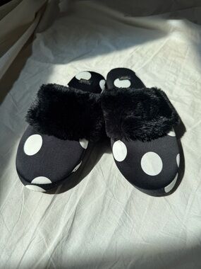 Victoria's Secret Black Faux Fur Polka Dot Slide Slippers Size 6/7